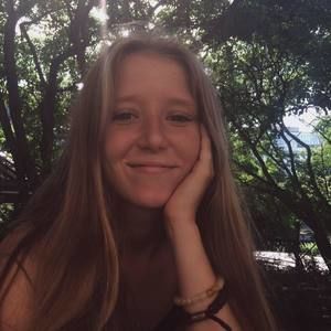 Meet your Posher, Chloé